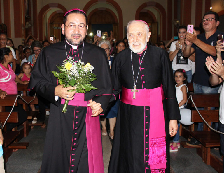 Grajauenses acolhe o novo bispo Dom Rubival Cabral Brito