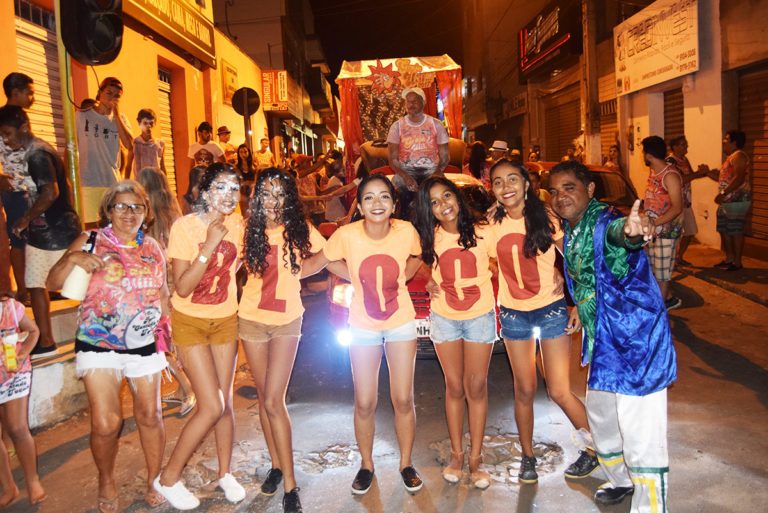 Bloco Uiii homenageia cantores grajauenses