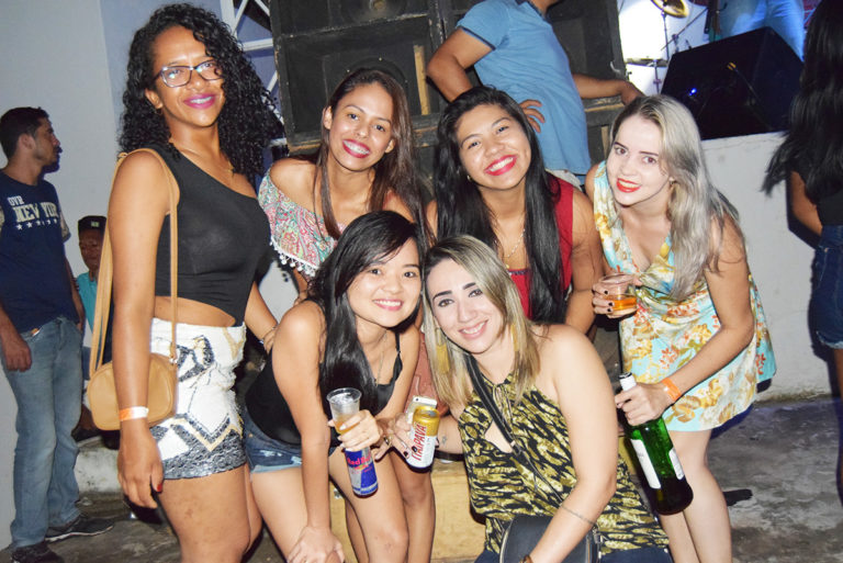 Grajauenses agitam no baile fank do Clube Trevão