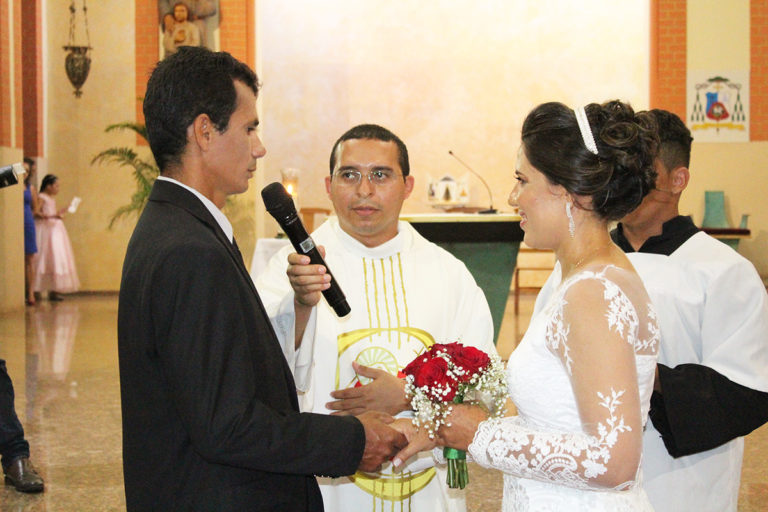 Casamento comunitário na Igreja Catedral