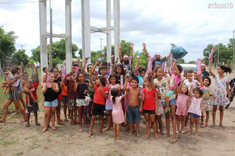 Campanha Natal Feliz: 11 anos entregando brinquedos a criançada grajauense