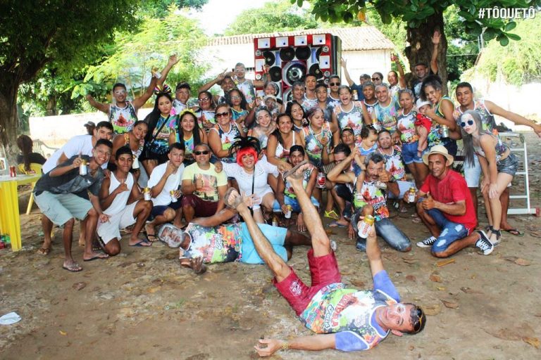 Ao lado da Ponte de Madeira, bloco Trizidela Folia faz a alegria