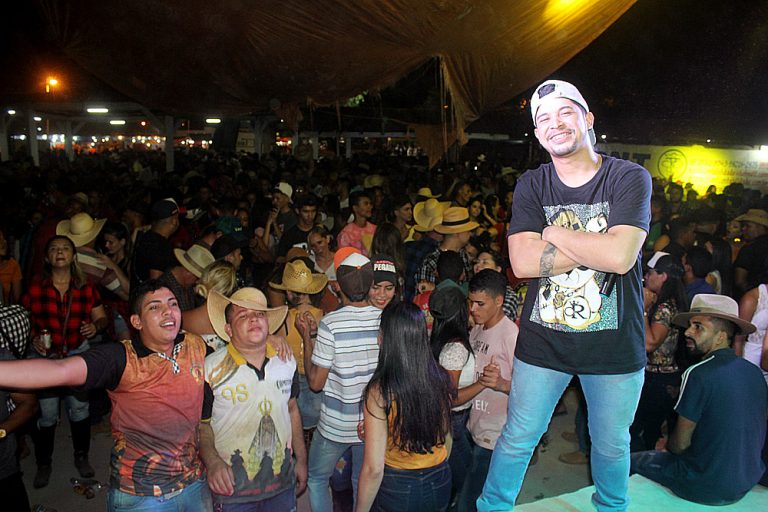 Hoje tem Live Solidária da Banda Cheiro do Mará